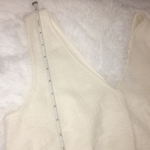 ❤️ PALM PRINT IVORY TANK NWT MEDIUM - Picture 14 of 16